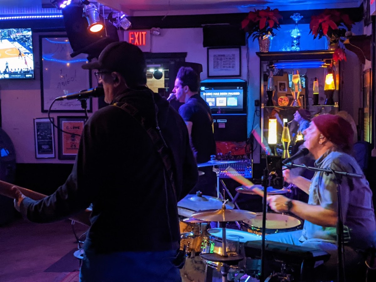 Side Arm:  Bridgeport Ribhouse, Fri Dec&nbsp;10